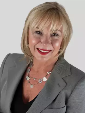 Terry Lyn Stevens, London, Real Estate Agent